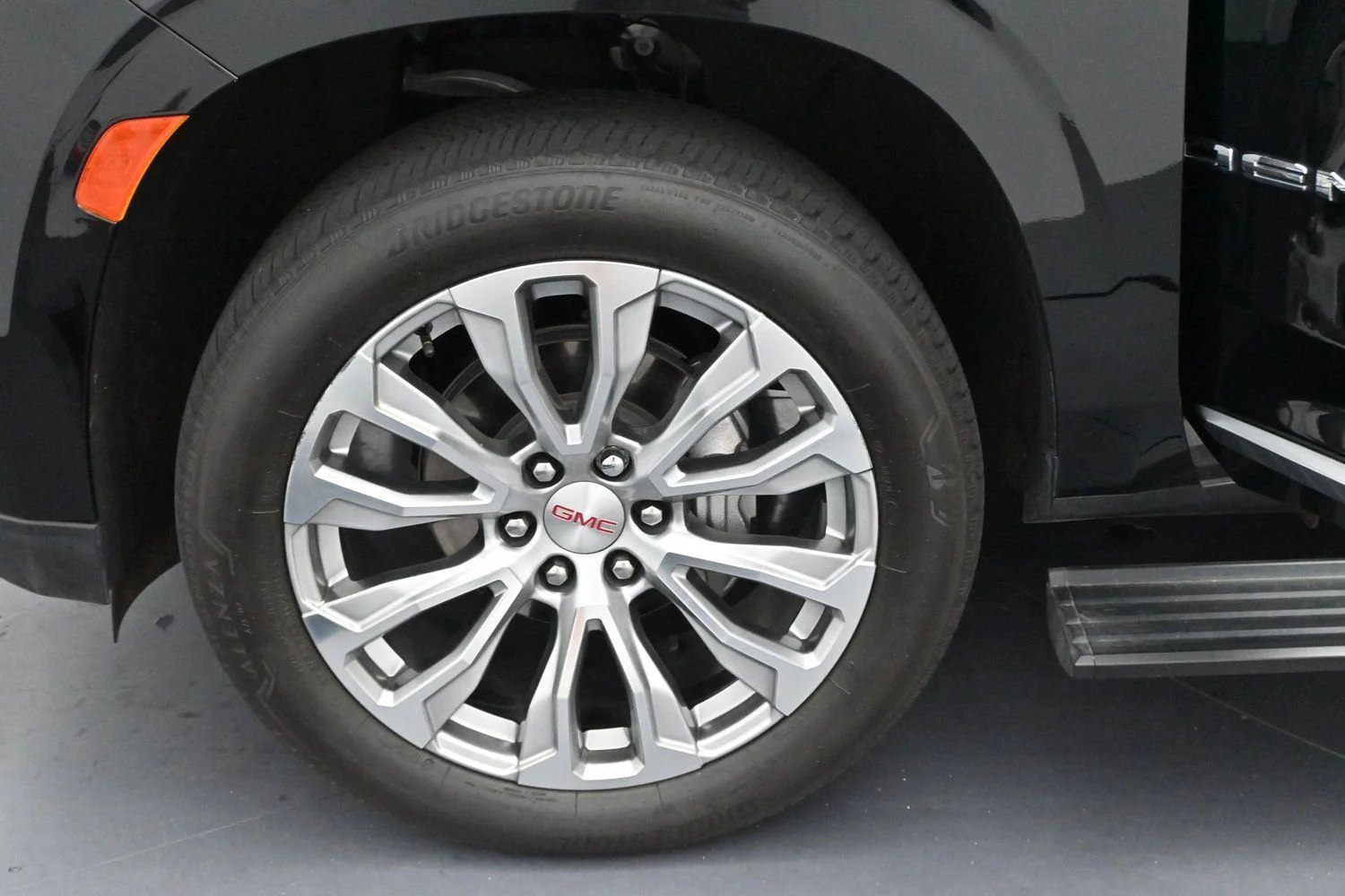 Used 2024 Onyx Black GMC Denali image 42