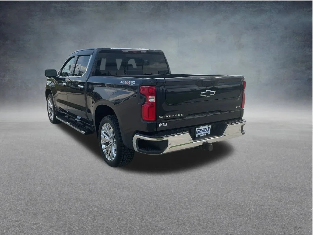 Used 2022 Gray Chevrolet LTZ image 5