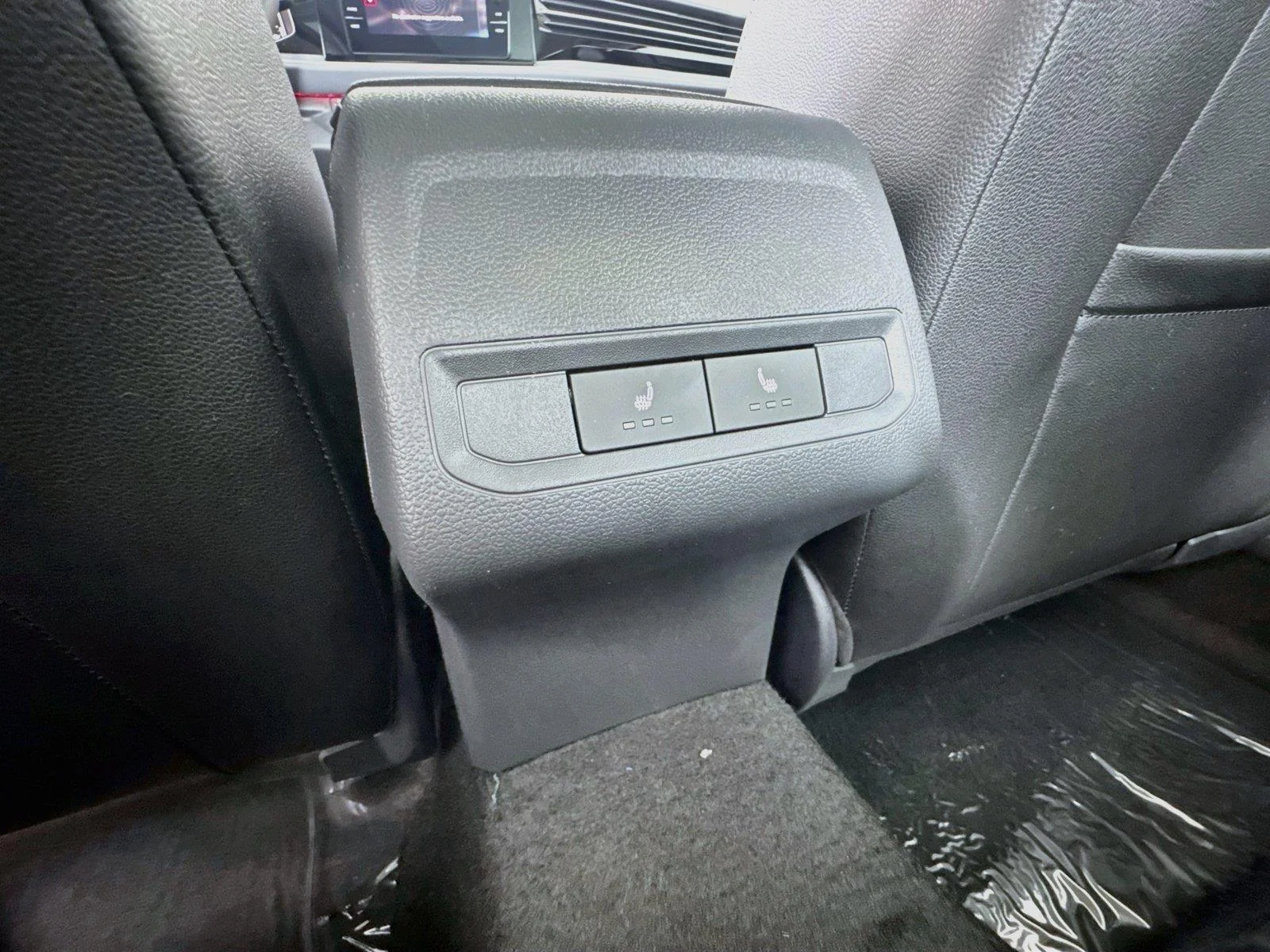 New 2027 GRAY Volkswagen SEL image 34