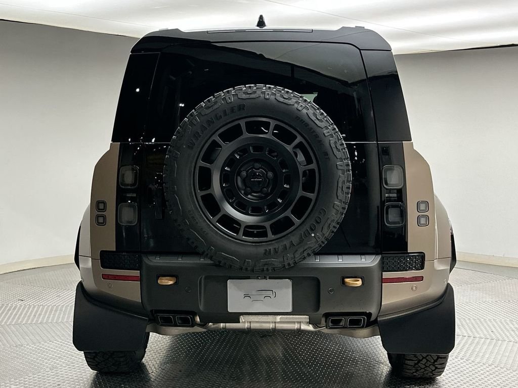 New 2026 Petra Copper Land Rover OCTA image 12