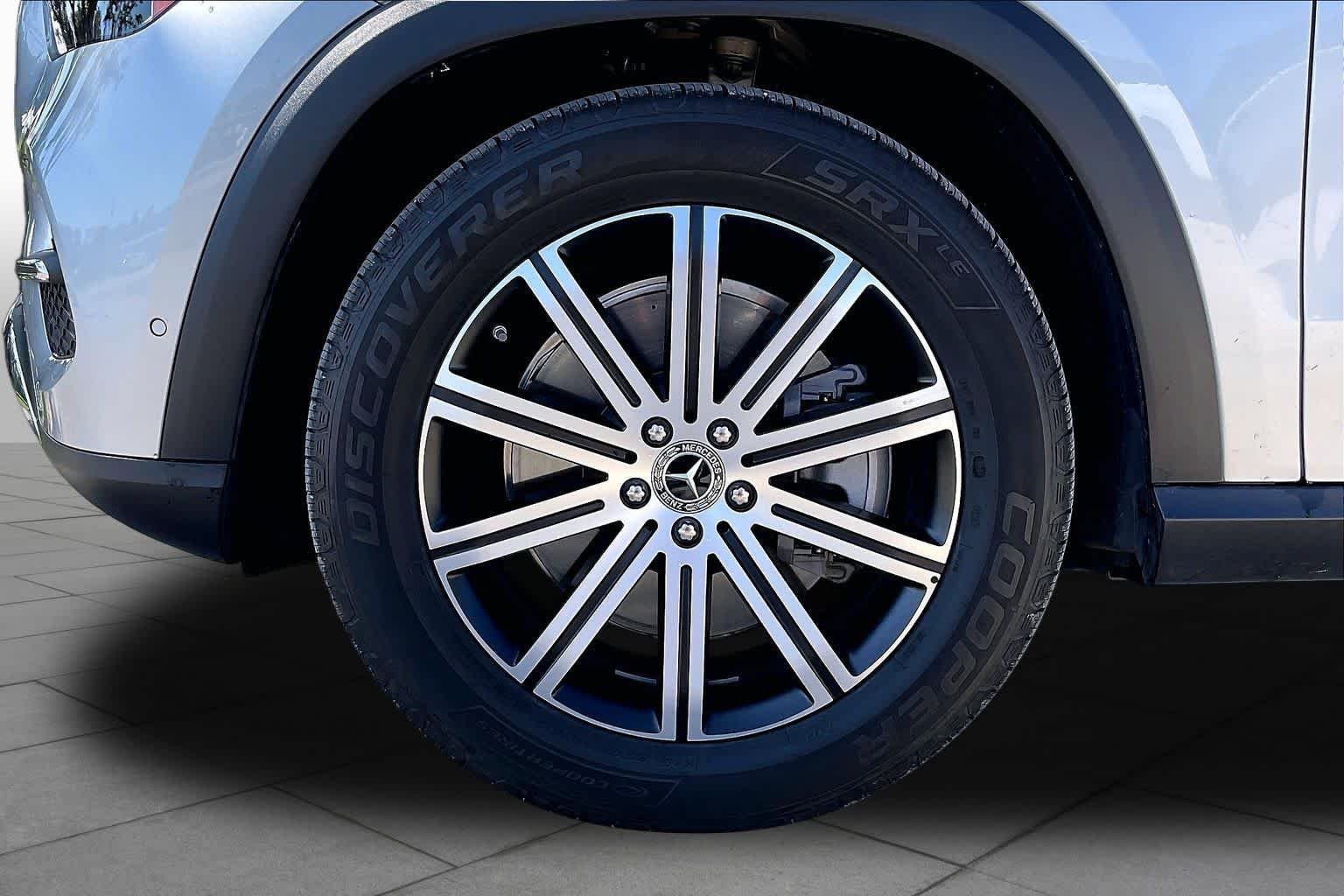 2025 Mercedes-Benz GLE GLE450 - Photo 11