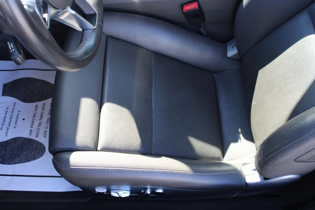 Used 2018  Porsche Base image 15