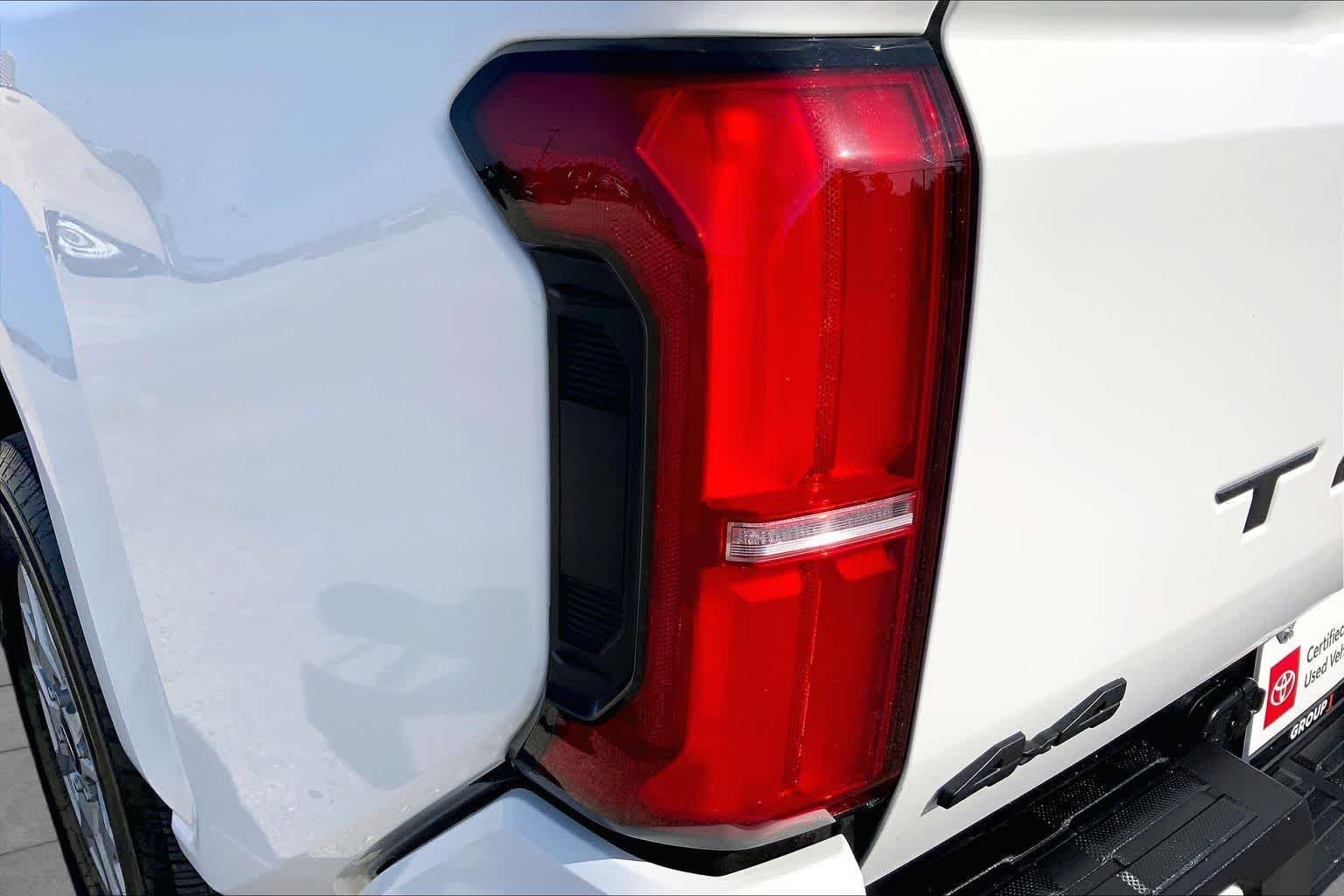 Used 2026 Ice Cap Toyota SR5 image 28