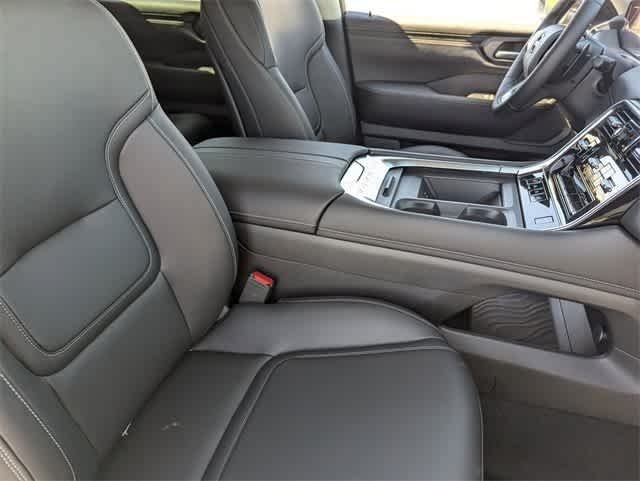 2026 Nissan Armada SV - Photo 12