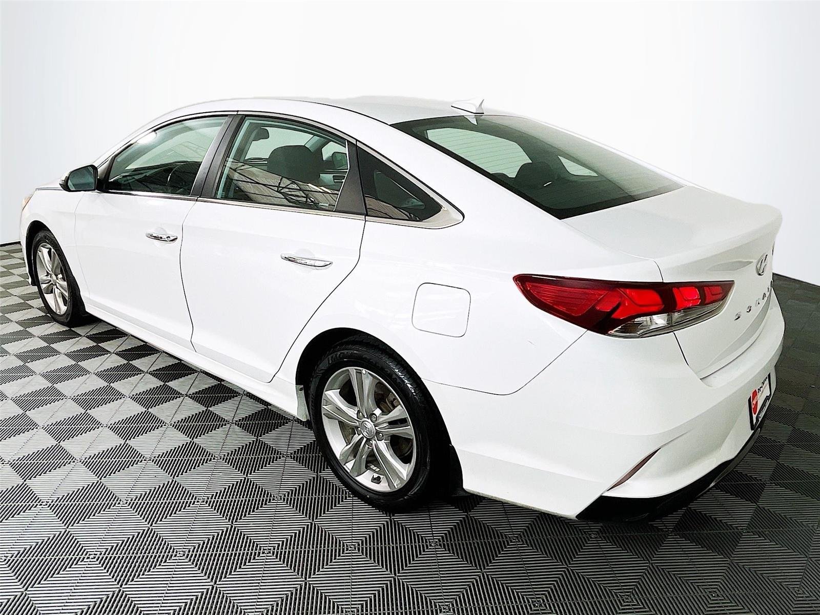 Used 2019 Quartz White Pearl Hyundai SEL image 6