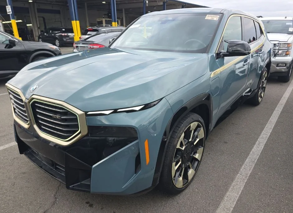 2023 BMW XM -'s photo