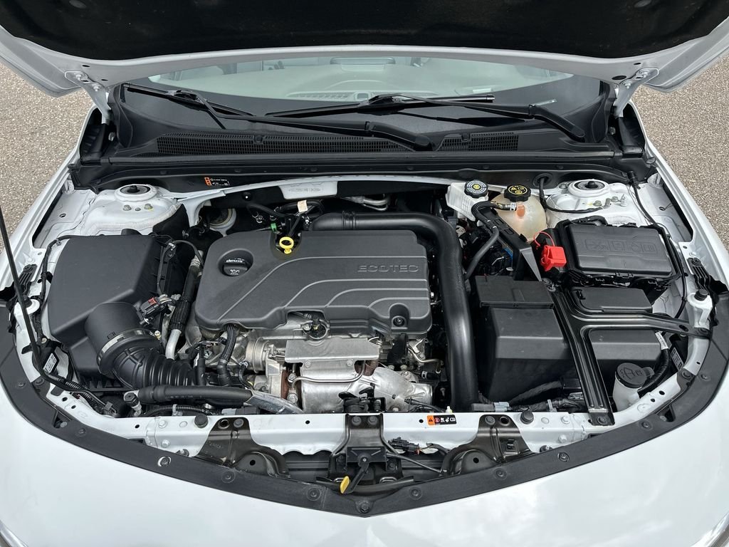 Used 2024 Summit White Chevrolet 1LT image 34