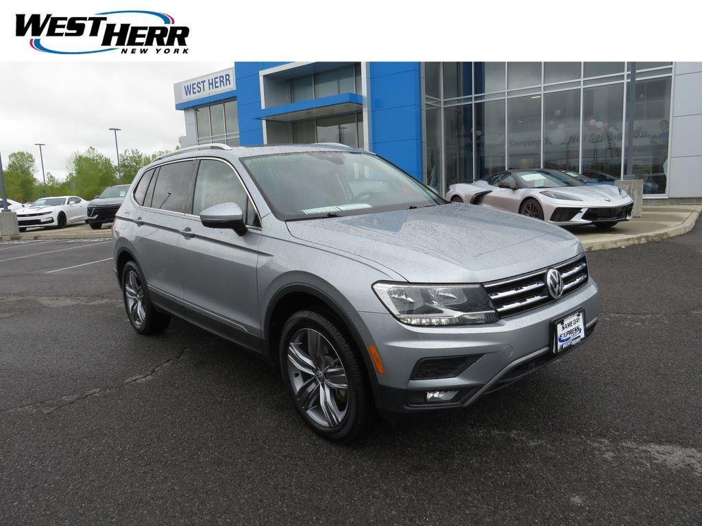 Used 2020 Silver Metallic Volkswagen 2.0T SEL image 1