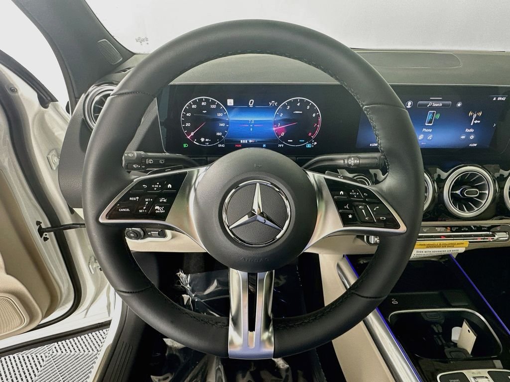 New 2026 Polar White Mercedes-Benz GLA 250 image 11