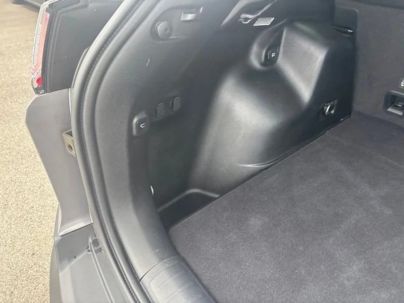 Used 2022 Silver Jeep Trailhawk image 11
