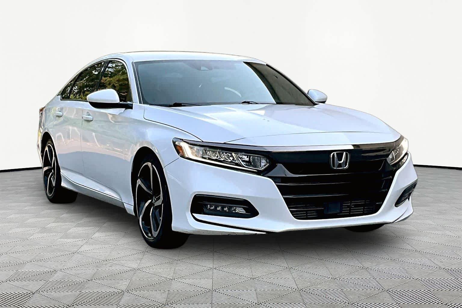 Used 2019 Platinum White Pearl Honda Sport 1.5T image 3