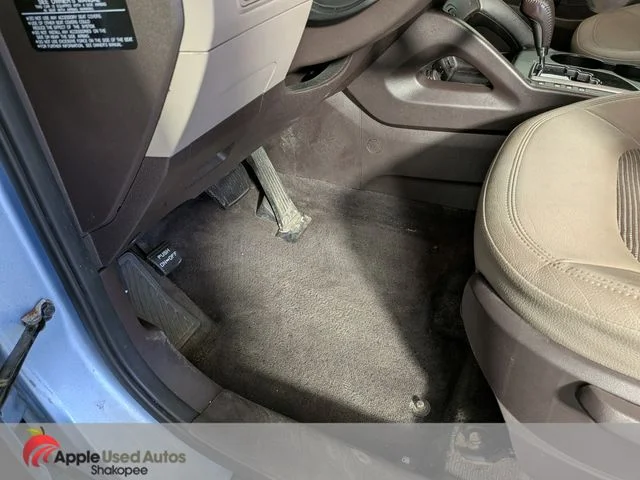 Used 2013 Blue Hyundai GLS image 12