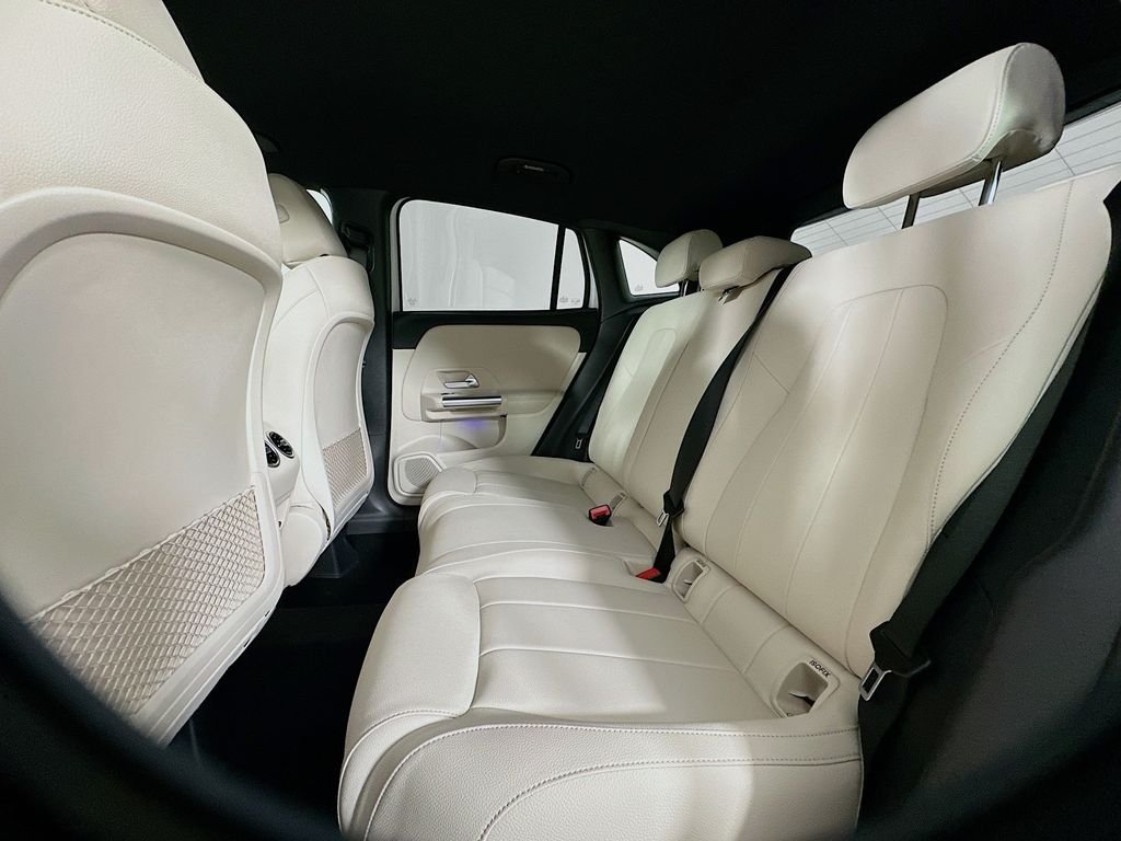 New 2026 Polar White Mercedes-Benz GLA 250 image 23