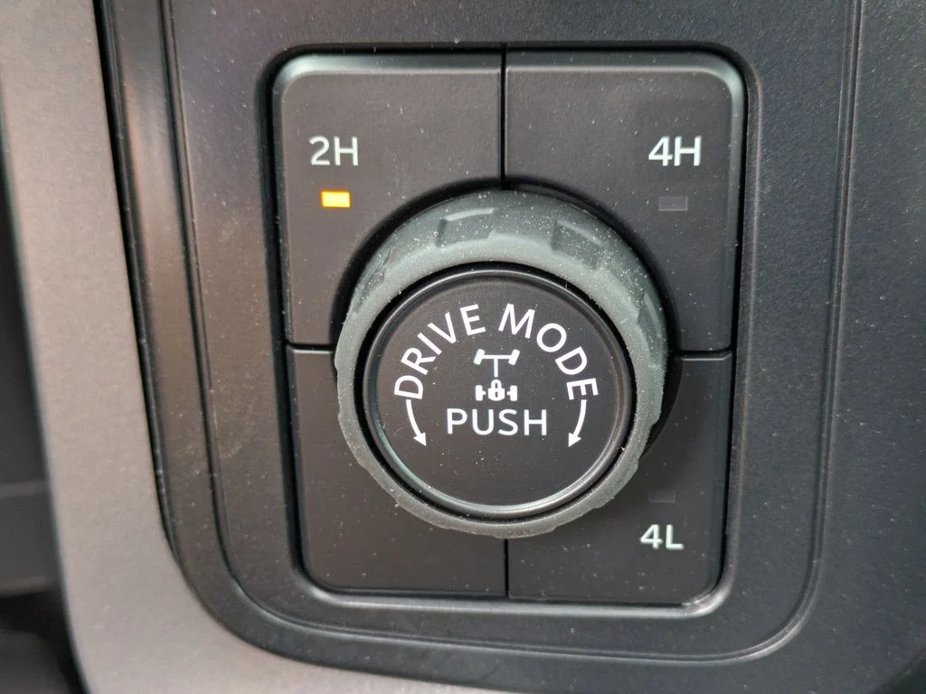 New 2026 Oxford White Ford XLT image 24