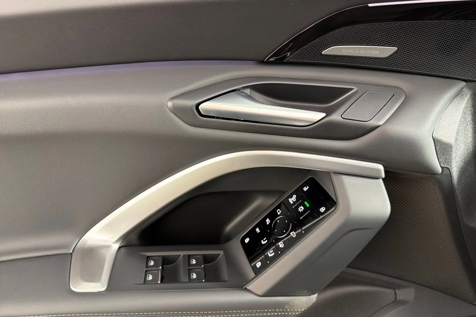 New 2025 Daytona Gray Pearl Effect Audi Premium Plus 2.0 TFSI quattro image 10