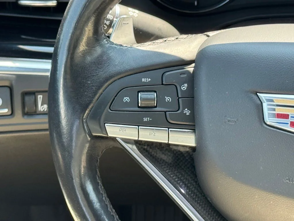 Used 2021 Red Cadillac Sport image 28