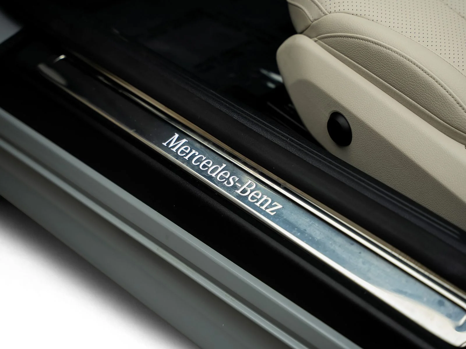 Used 2024 Gray Mercedes-Benz CLE 300 image 64