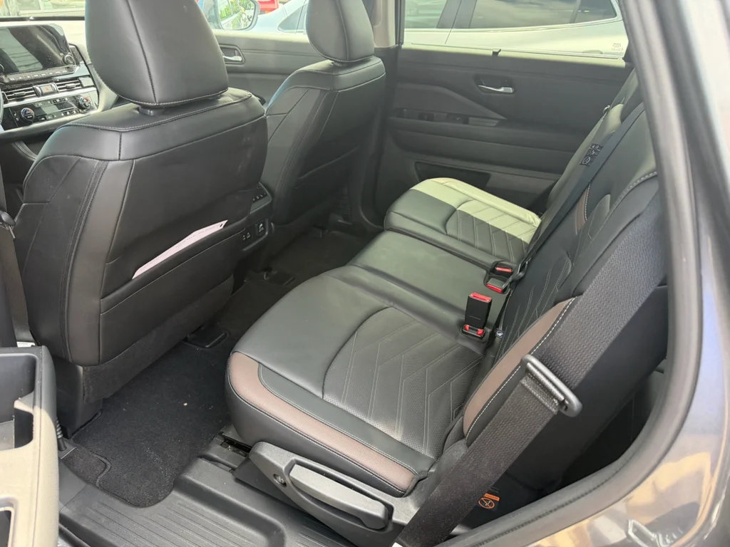 Used 2024 Gray Nissan Platinum 4WD image 3