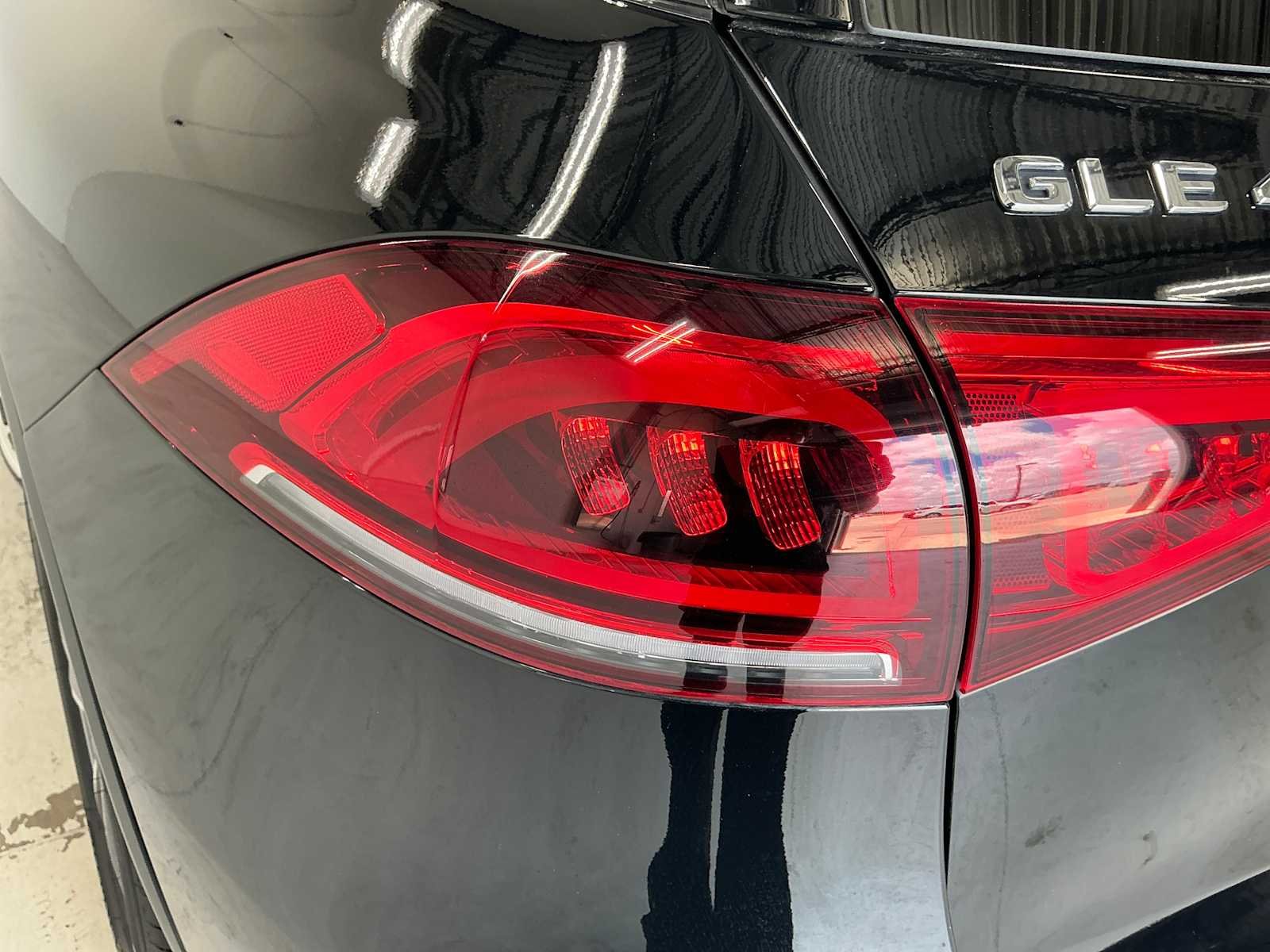 Certified Used 2022 Black Mercedes-Benz GLE 450 image 9