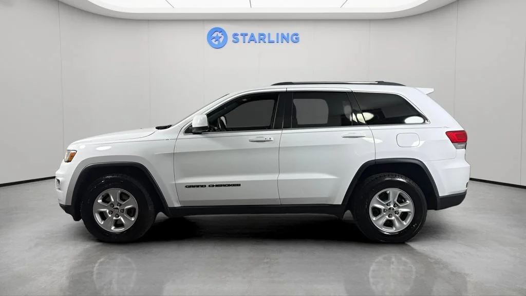 Used 2017 White Jeep Laredo image 4