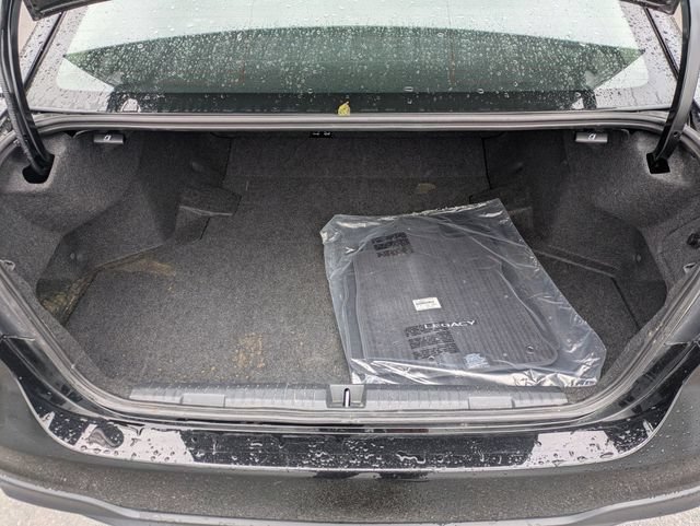 Used 2025 Crystal Black Silica Subaru Premium image 28