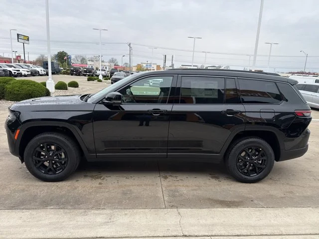 New 2026 Black Jeep Altitude image 33
