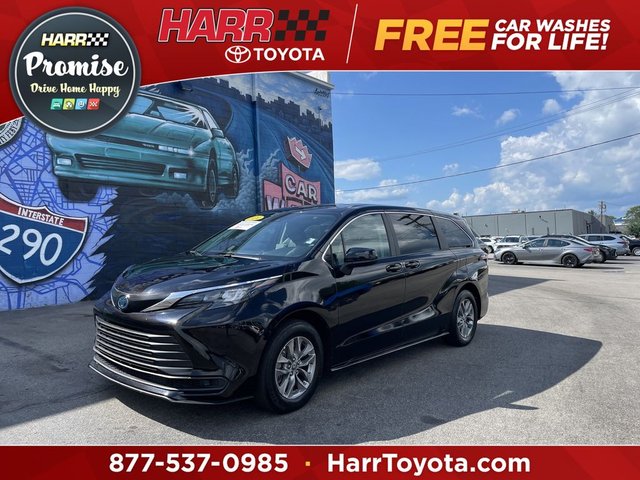 2024 Toyota Sienna LE