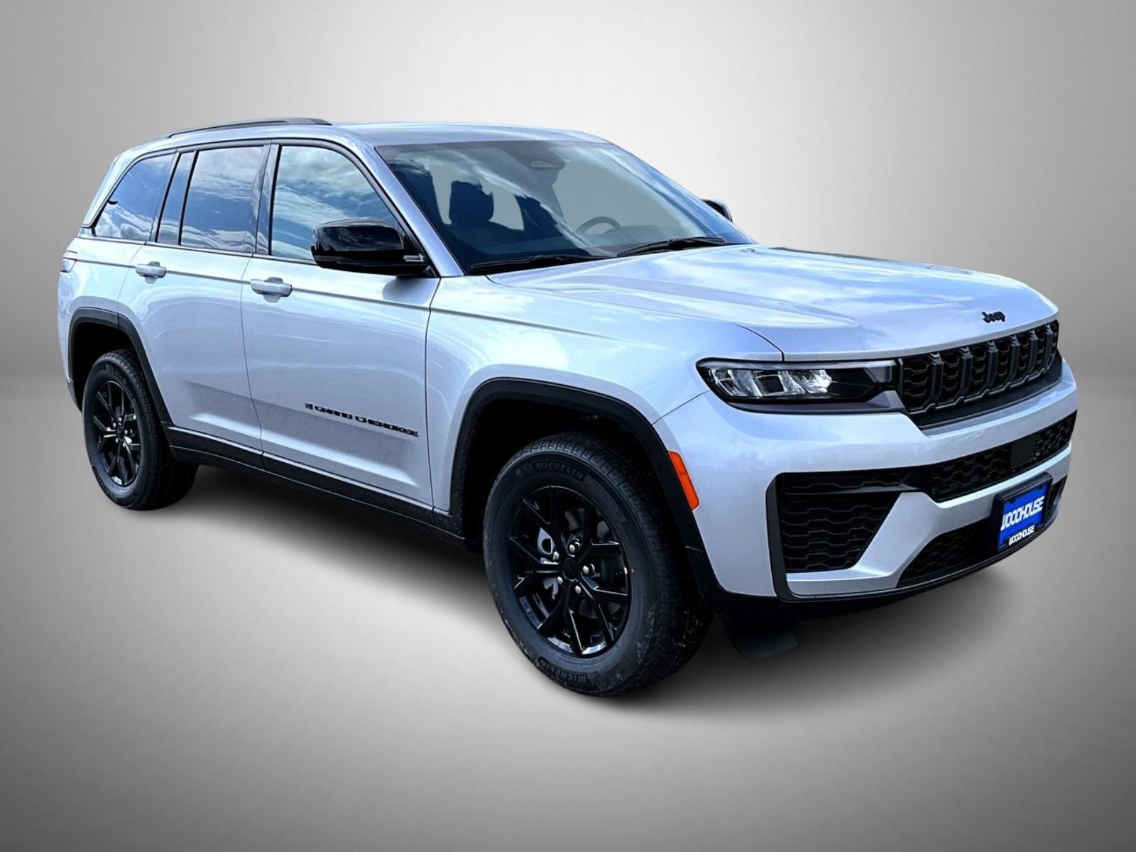 New 2026 Silver Zynith Jeep Altitude image 3