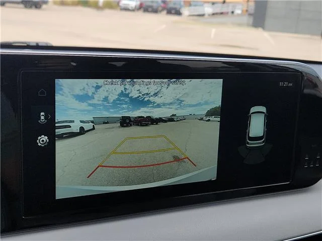 Used 2025 Silver Hyundai SEL Front-Wheel Drive image 13