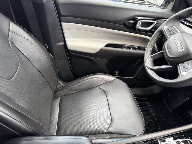 Used 2023 Bright White Clea Jeep Limited image 13