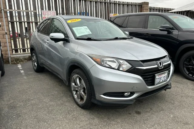 Used 2017 Silver Honda EX image 1