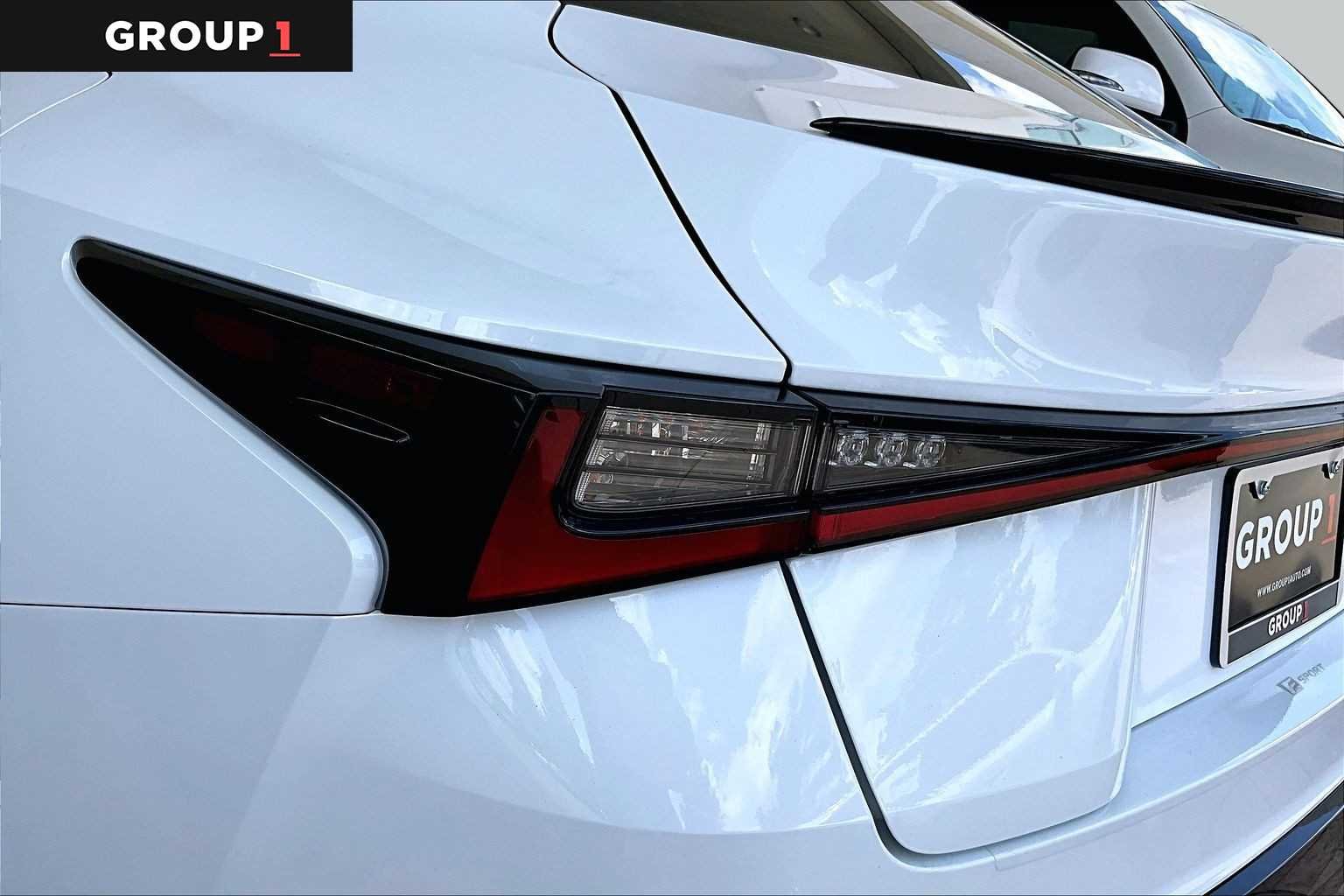 Certified Used 2025 ULTRA WHITE Lexus F SPORT Design image 27