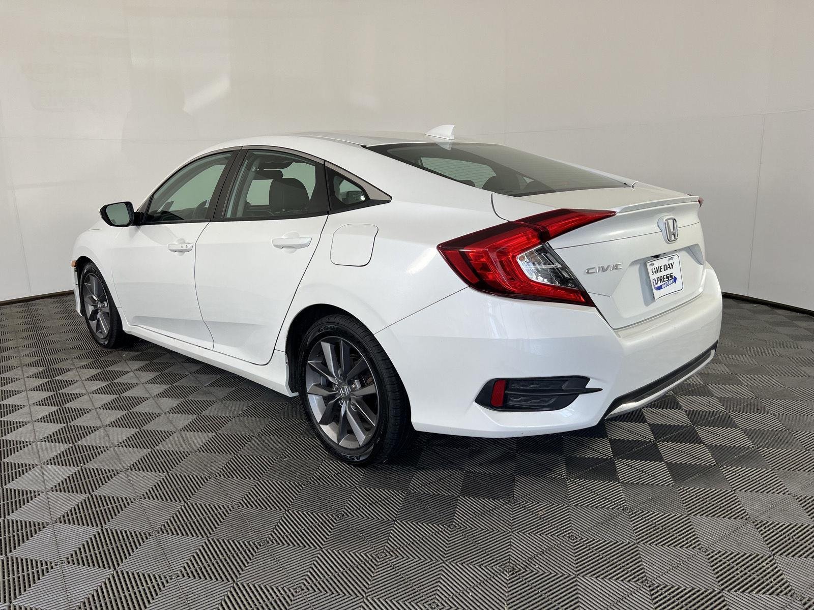 Used 2019 Platinum White Pearl Honda EX image 26