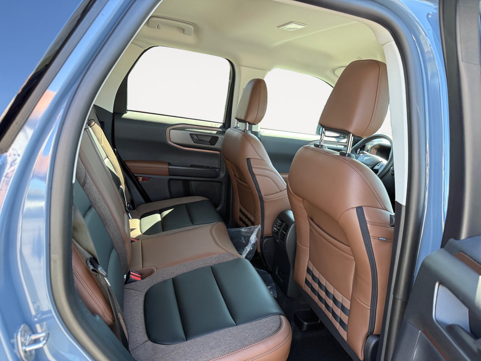 New 2026 Azure Gray Metallic Tri-Coat Ford Outer Banks® image 18