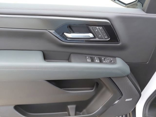 New 2026 Summit White GMC AT4 image 31