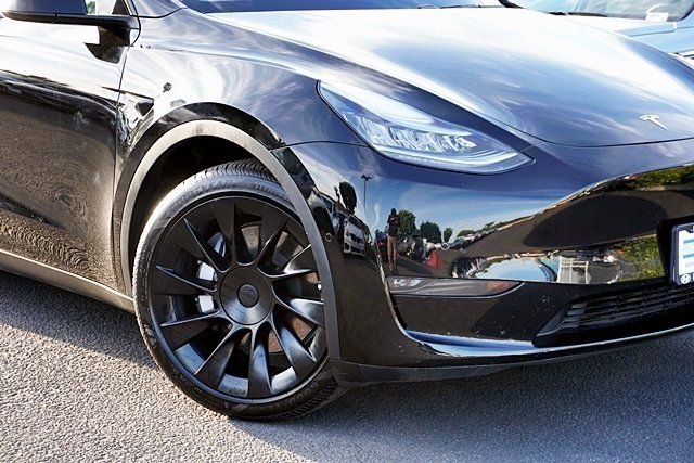 Used 2020  Tesla Long Range image 3