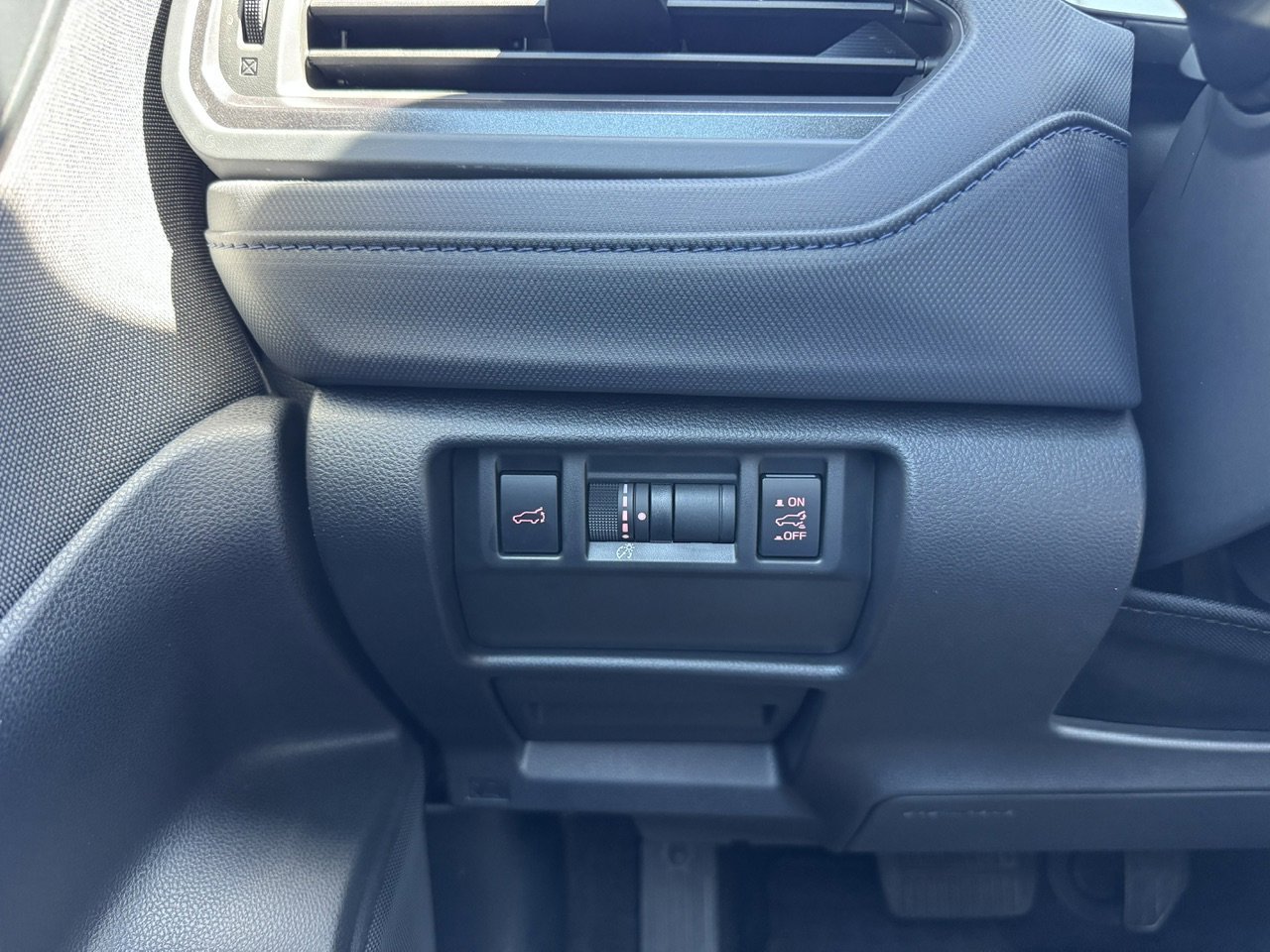 Used 2025 Magnetite Gray Metallic Subaru Premium image 29