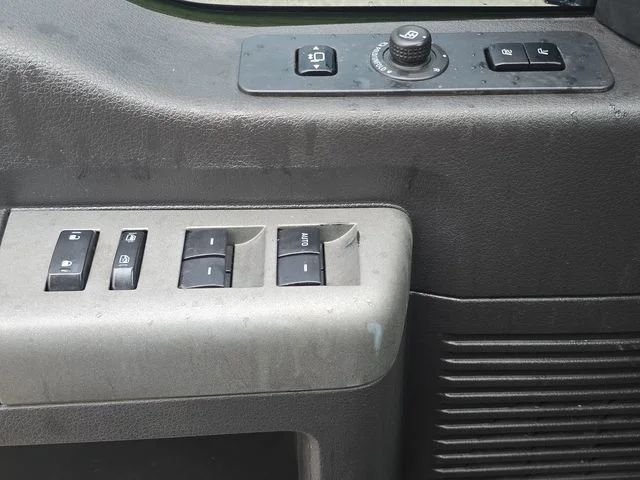 Used 2011 White Ford Lariat image 19