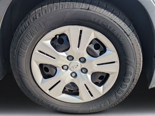 Used 2018 Silver Chevrolet LS image 11
