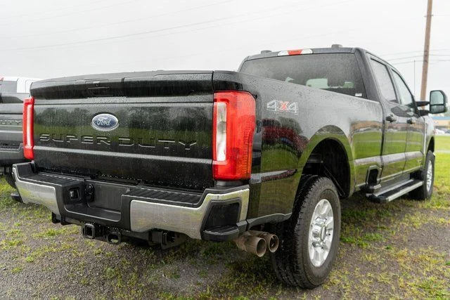 Used 2023 Black Ford XLT image 6