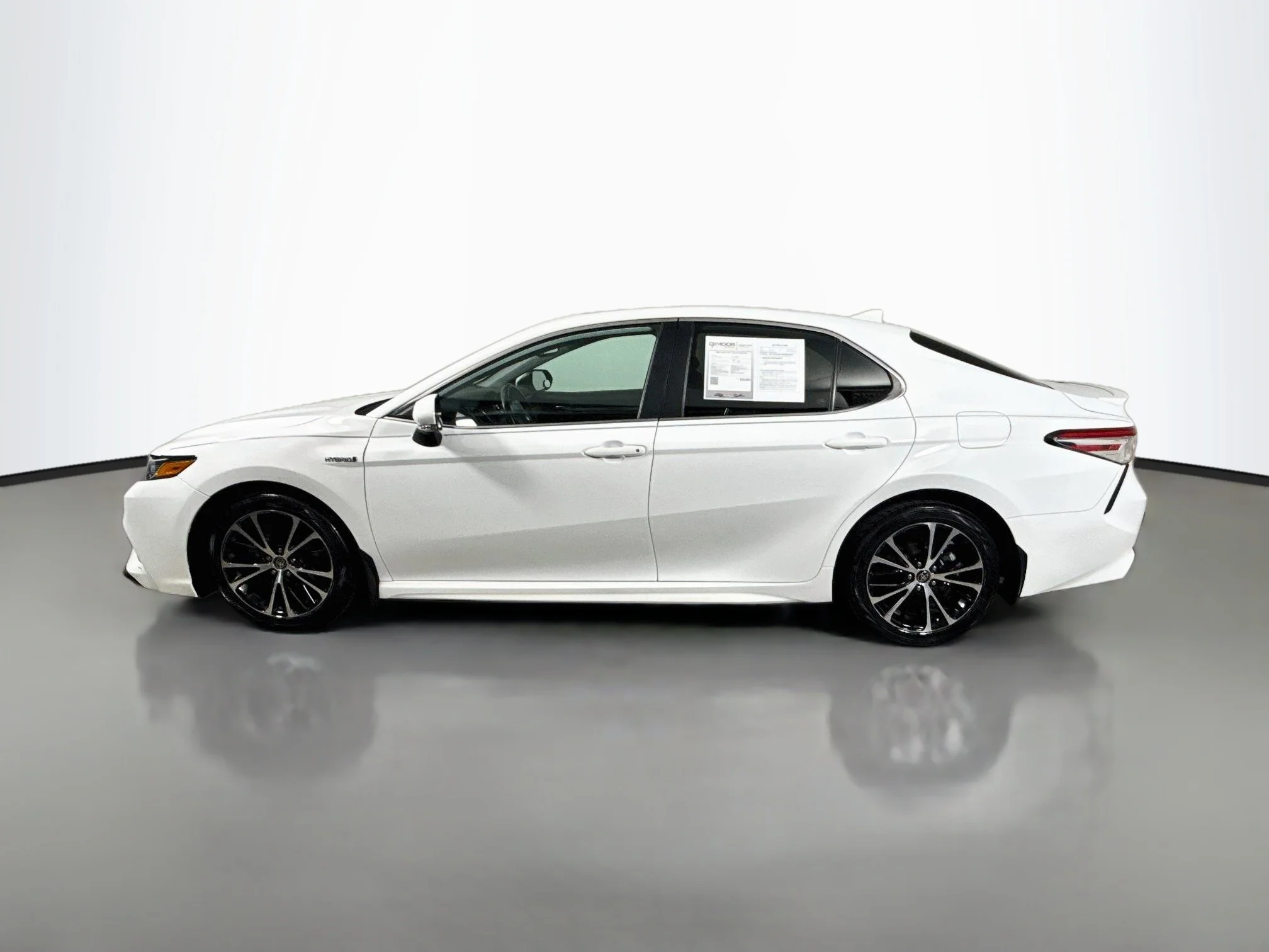 Certified Used 2020 Super White Toyota Hybrid SE image 4