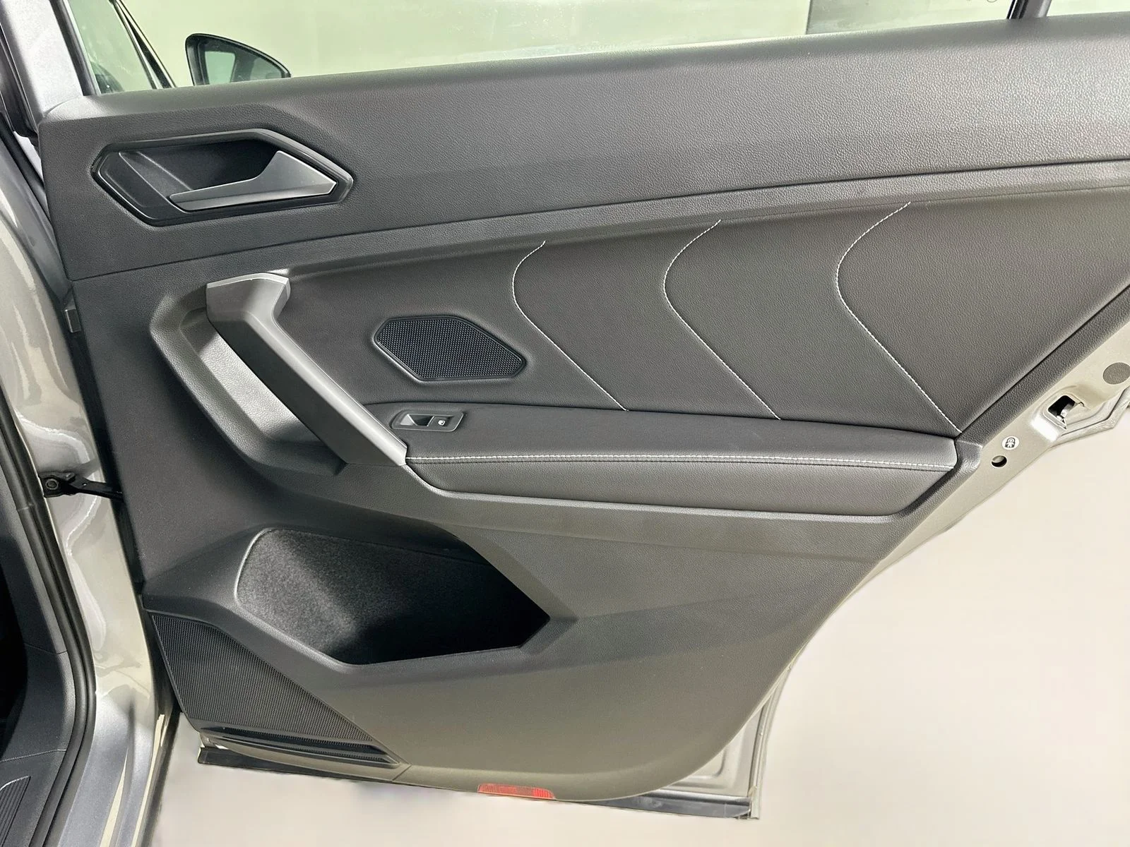 Used 2024 Silver Volkswagen  image 40