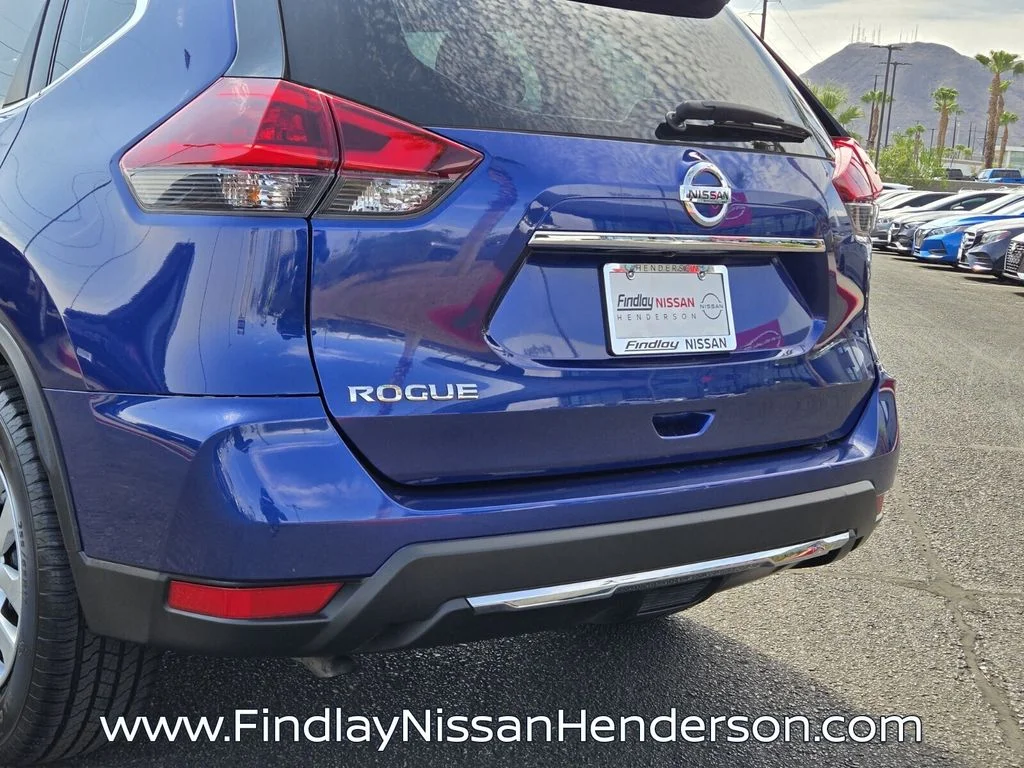 Used 2019 Blue Nissan S image 5