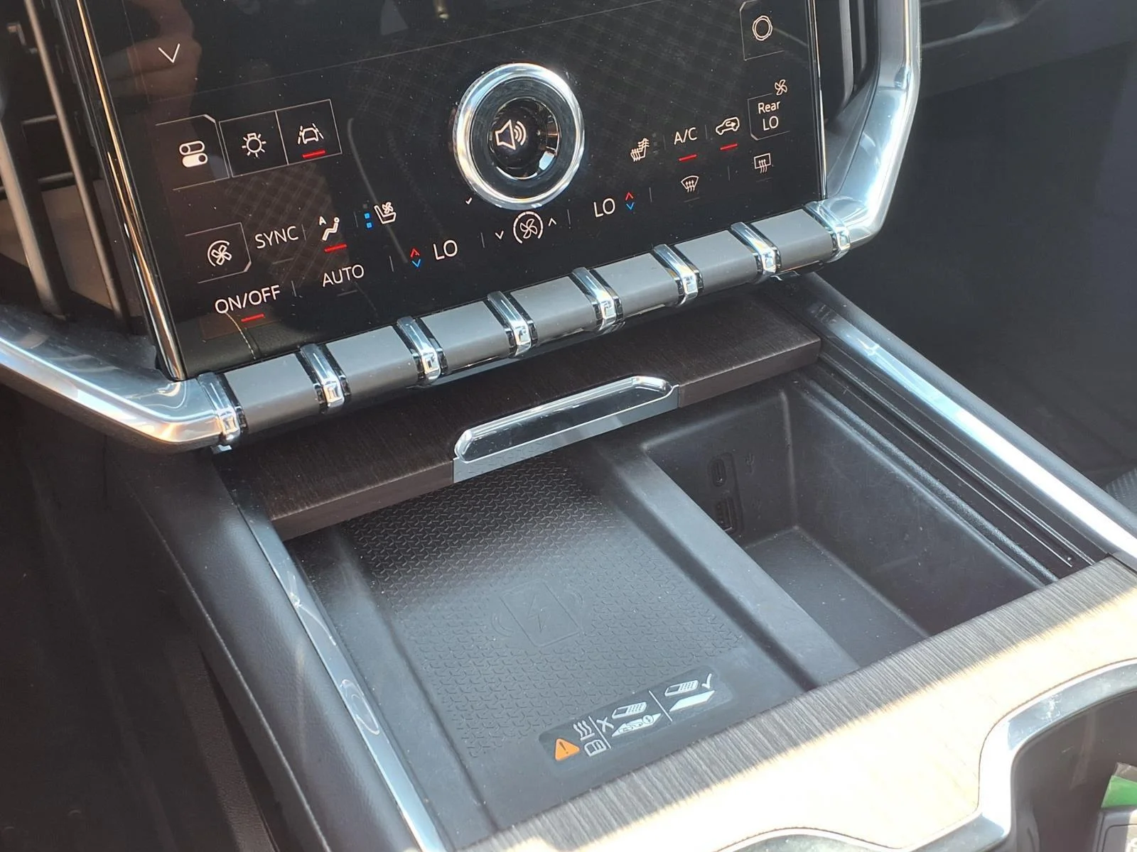 Used 2025 Ebony Twilight Metallic GMC AWD Denali image 15