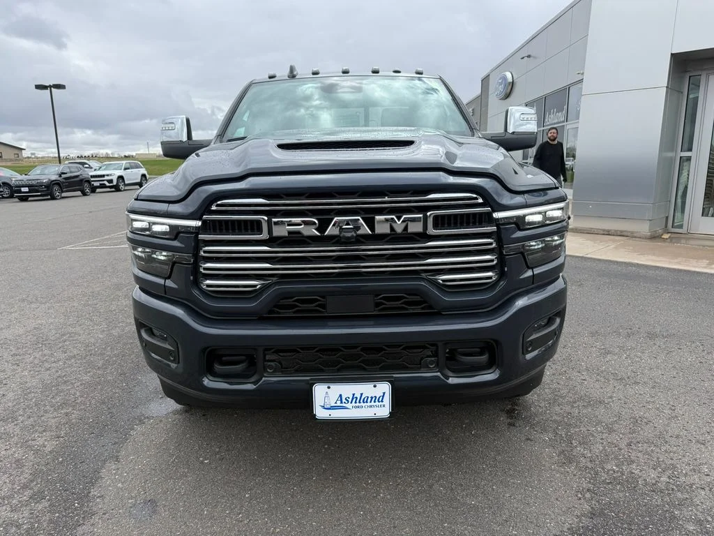 2026 RAM 3500 Laramie - Photo 9