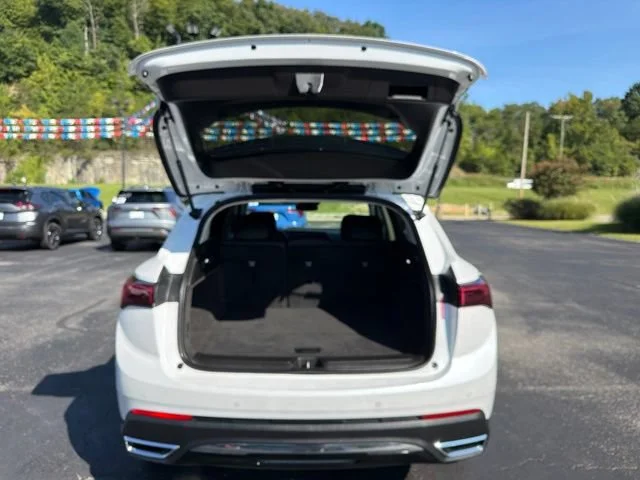 Used 2024 White Frost Tricoat Buick Preferred image 20