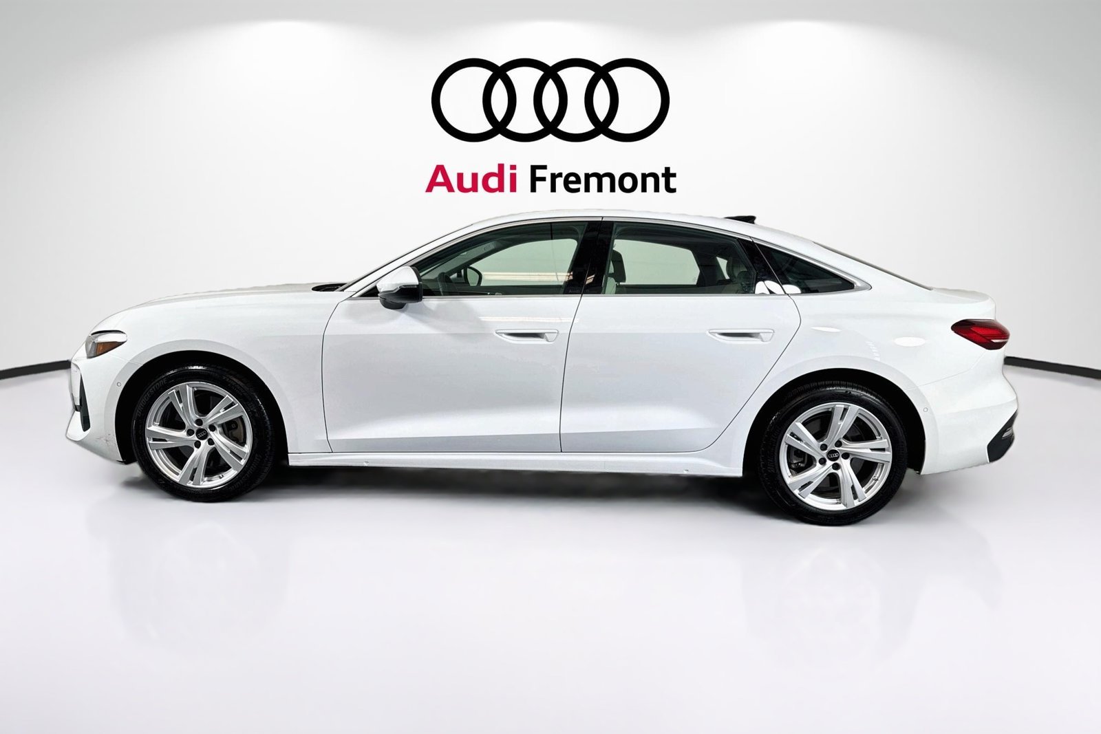 Used 2025 Arkona White Audi Premium image 1
