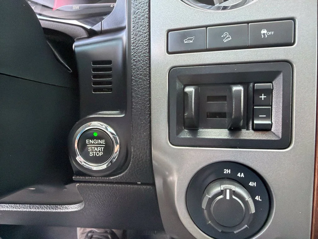Used 2016 Magnetic Metallic Ford Platinum image 24