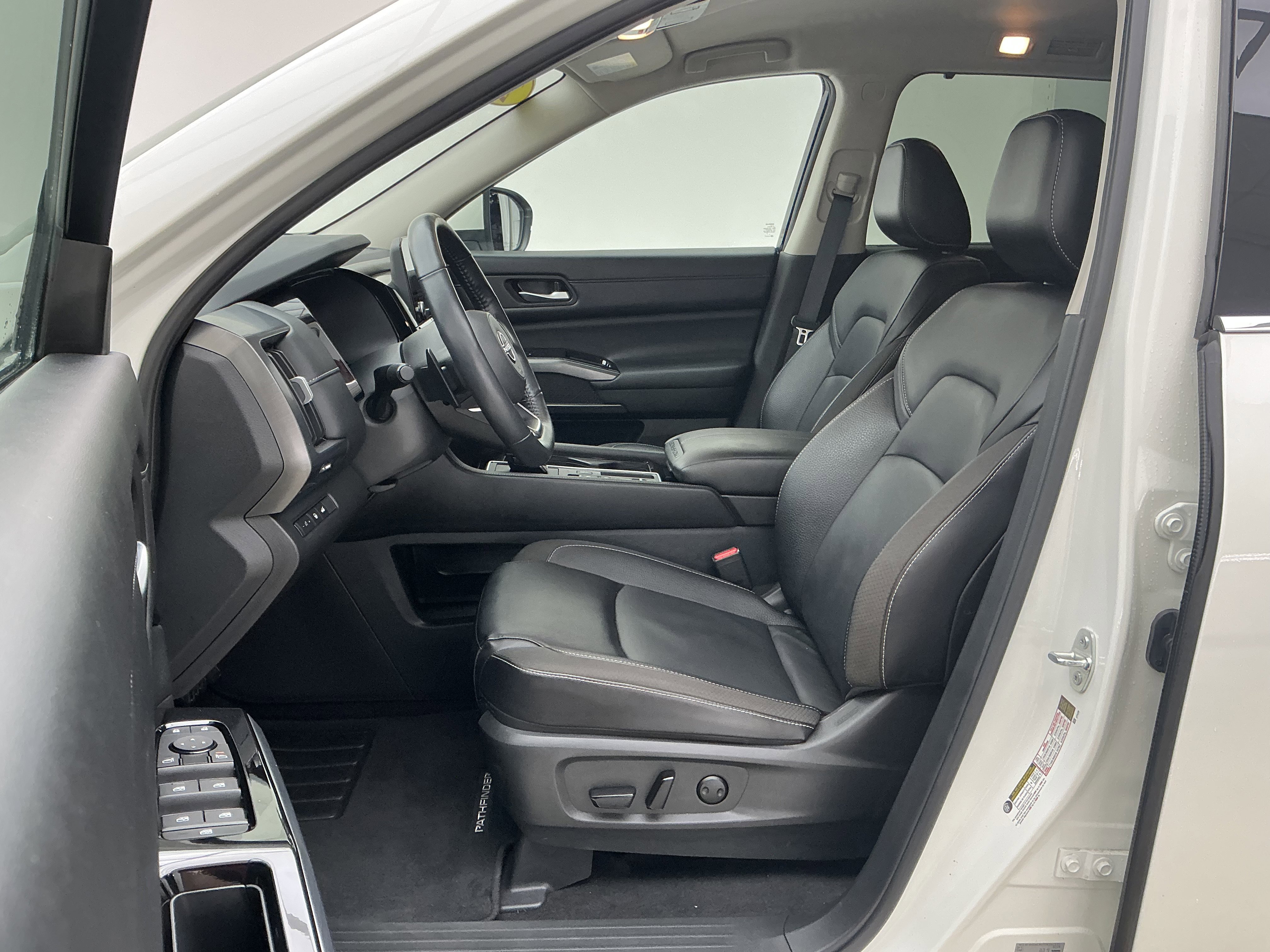 2024 Nissan Pathfinder SL - Photo 17