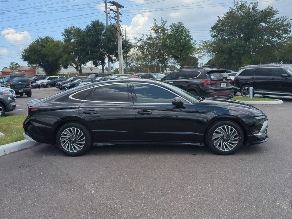 New 2026 Black Hyundai Limited image 4